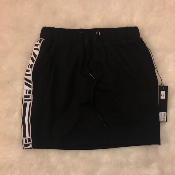 🖤LF black sweatshirt sweat skirt w side tape🖤 - Picture 4 of 7